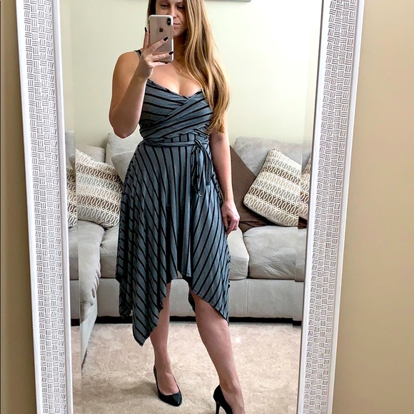 Alya Boutique Wrap Dress - Picture 5 of 11